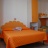 camera arancio