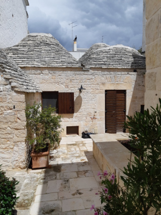 Pathos Tra I Trulli