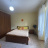 Camera letto matrimoniale con poltrona letto